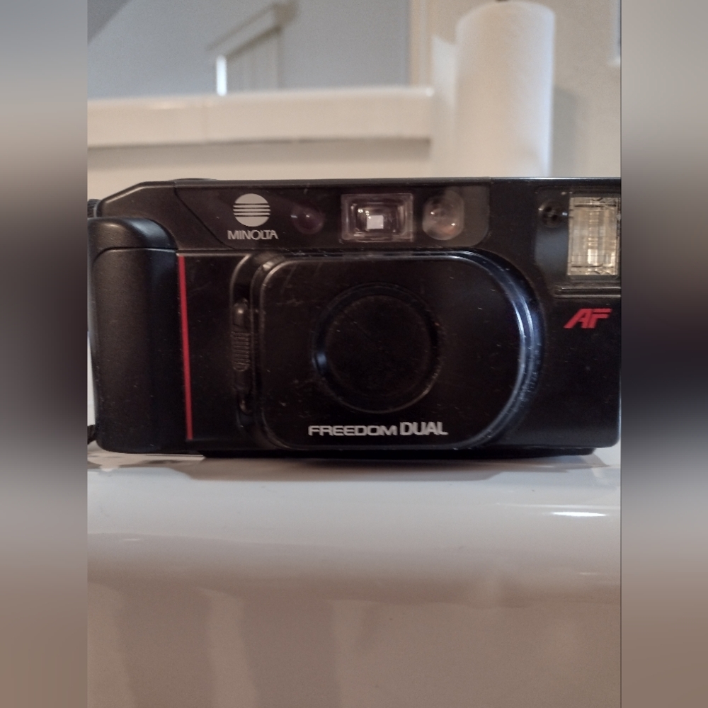 Minolta® Freedom Dual Black Camera